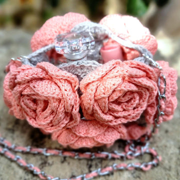 Mobile phone crossbody bag with 3D rose granny square crochet pattern T28