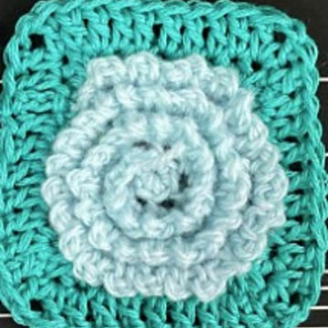 Pretty flower granny square