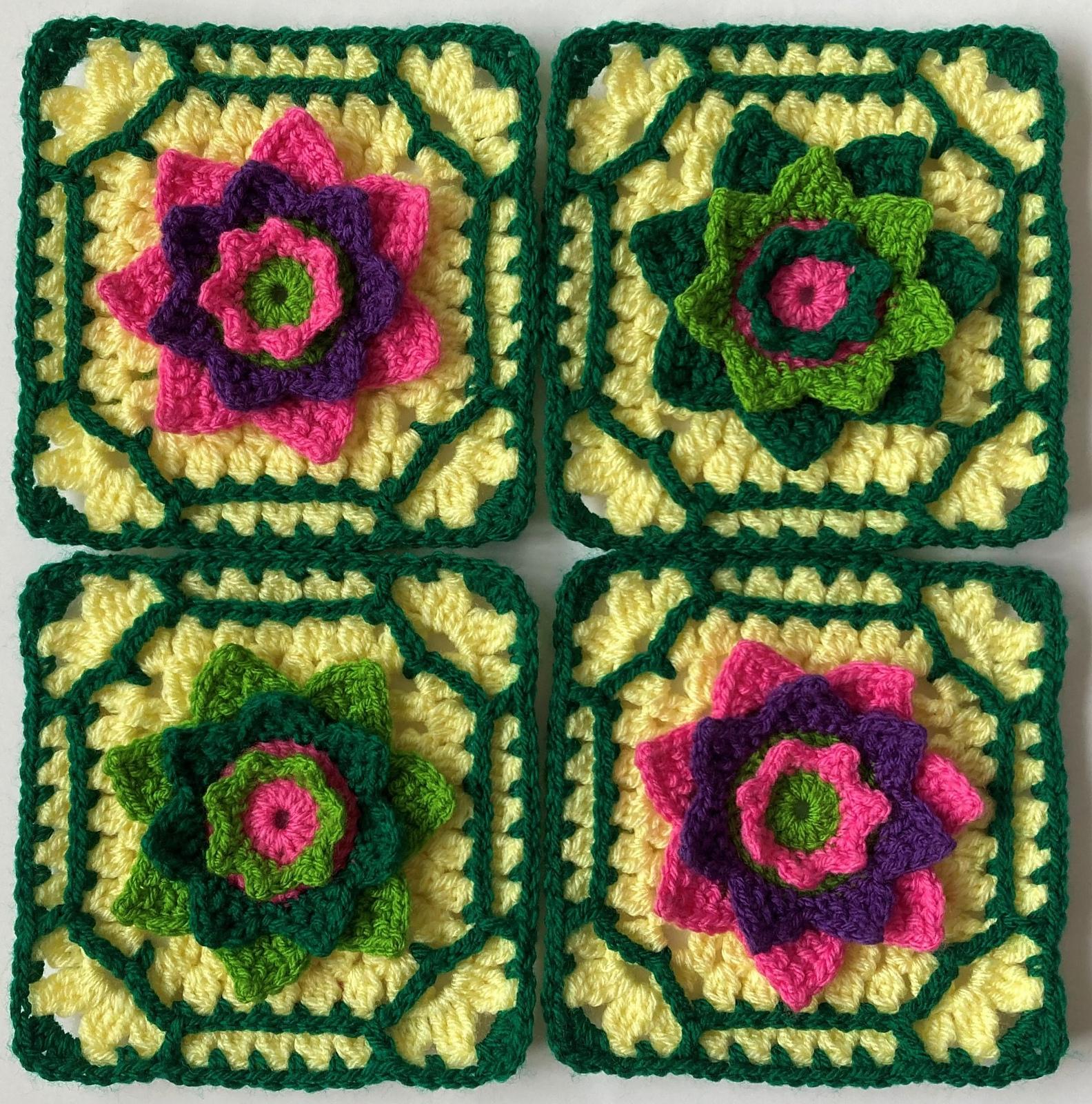 Flower square with border I by HueLaVive