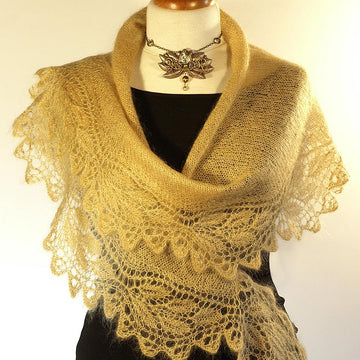 PEARL Frappé  - Artful rose lace stole