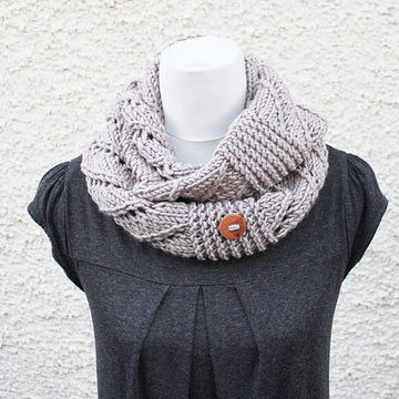Weekender infinity scarf