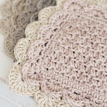 Quick and Easy Scalloped Mug Rug
