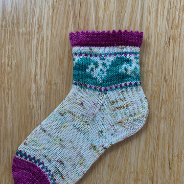 Catch a Wave Socks
