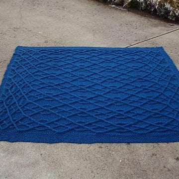 Diamonds Cabled Blanket