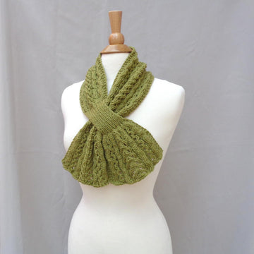Peridot Keyhole Scarf