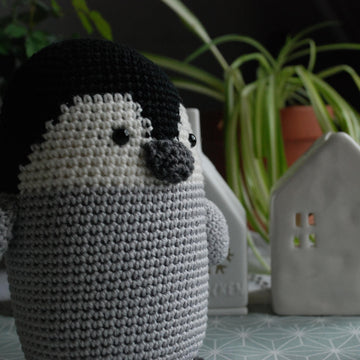 Free baby penguin crochet pattern