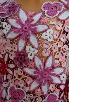Lace dress with lotuses for girls