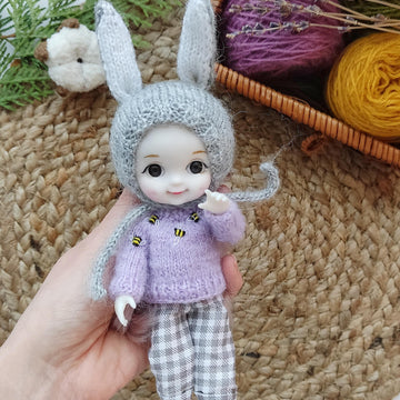 Tiny bumblebee cardigan for Obitsu 11