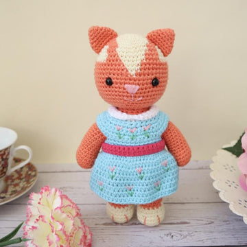 Claudia the Cottage Cat Amigurumi