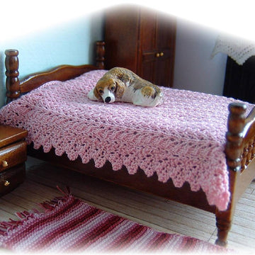 1:24th scale Lace bedspread and blanket