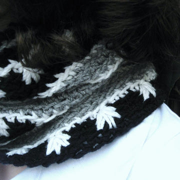 Frozen Flakes Winter Cowl