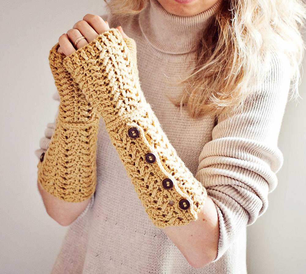 Buttoned Fingerless Gloves