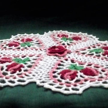LoisLeigh’s Rose Budding Hearts Doily