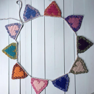 Crochet Hearts Banner Pattern: Floating Hearts Valentine Garland