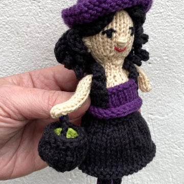 Willow the Witch Knitting Pattern