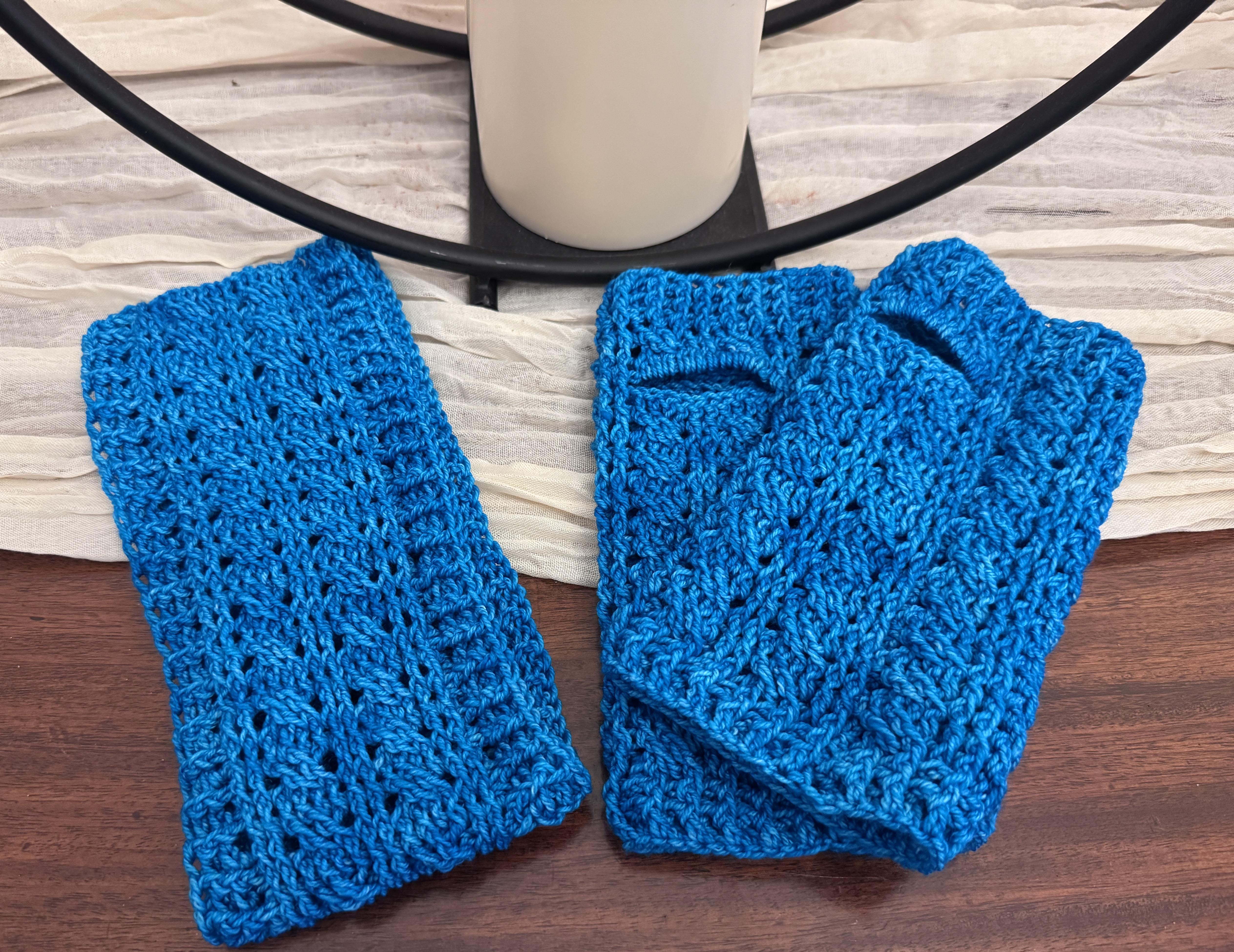 EASY Cabled Hand Mitts & Headband