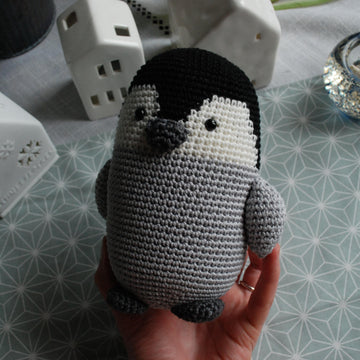 Free baby penguin crochet pattern
