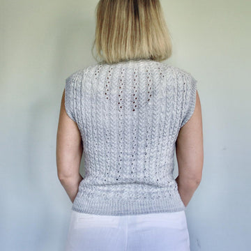 Laura vest