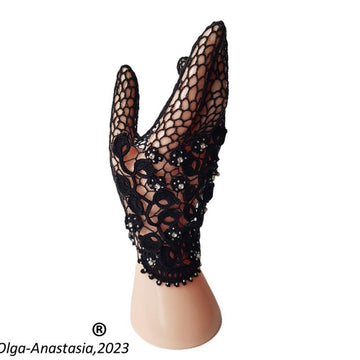 Black lace finger gloves