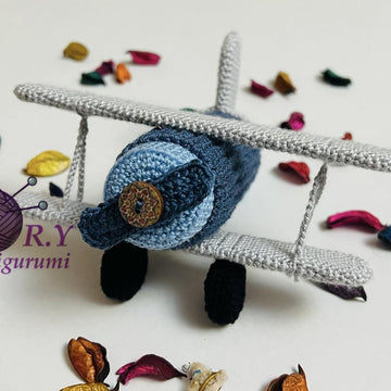 Amigurumi recycle airplanes