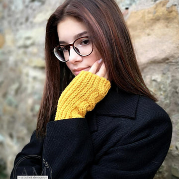 3D cables knit-look gloves
