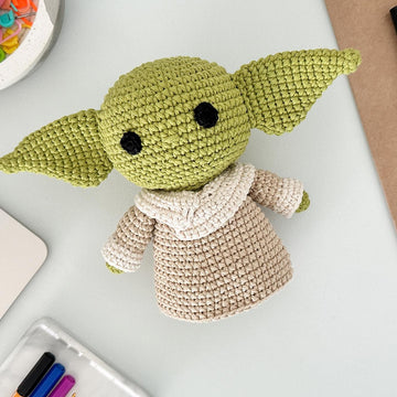 Baby Yoda crochet pattern