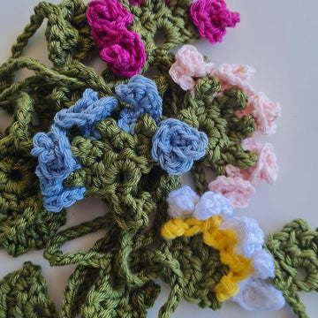 Daisies & Roses Lariat