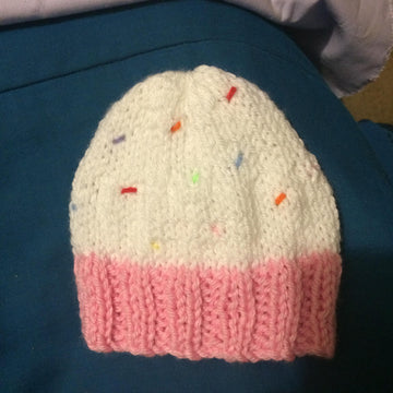Cute Newborn Baby Beanie's Knitting Pattern Book