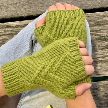 Themeda Mitts