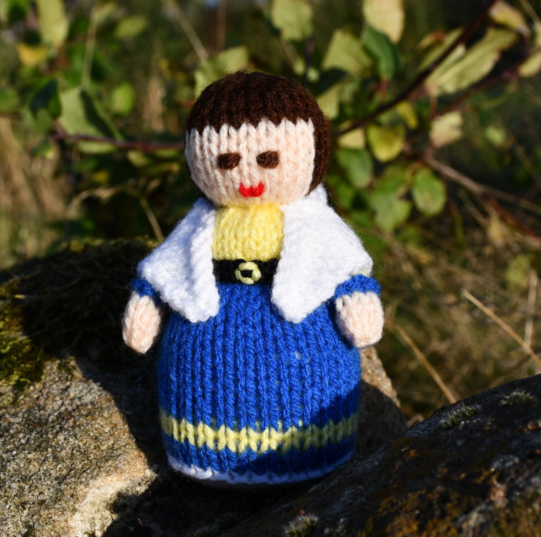 Victorian Postmistress Doll Knitting Pattern - Toy Knitting Pattern
