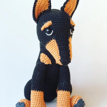 Doberman Pinscher Amigurumi