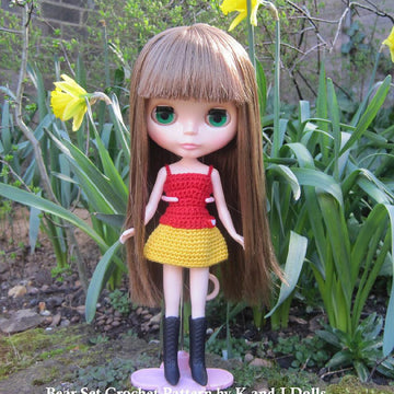 Bear Hat and Dress For Blythe Doll - Crochet Pattern