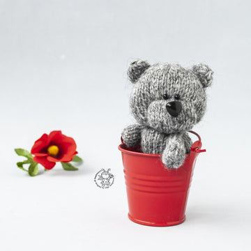 Mini Bear toy knitted flat