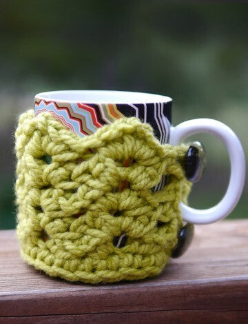 Cuppa - Coffee Mug Cozy in Bernat Softee Chunky