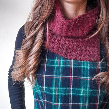 Berry Kiss Cowl