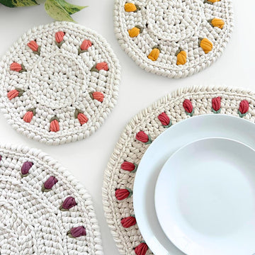 The Tulip Placemat & Doily Set 104