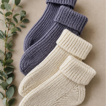 Warm unisex crochet socks with adjustable size pattern S1