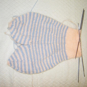 Toy Knitting Patterns - Knit Rooster with an alarm clock