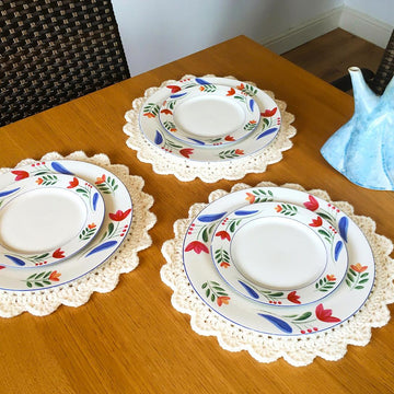 Oval placemat by HueLaVive
