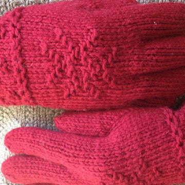 Toasty: Twined Knitted Gloves