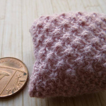 1:12th scale Blackberry throw and cushions