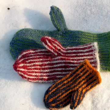 The Hole Inside Mitts