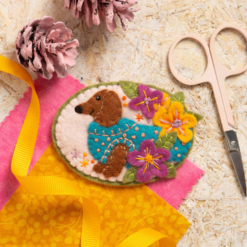 Hawthorn Handmade Dachshund Felt Craft Kit
