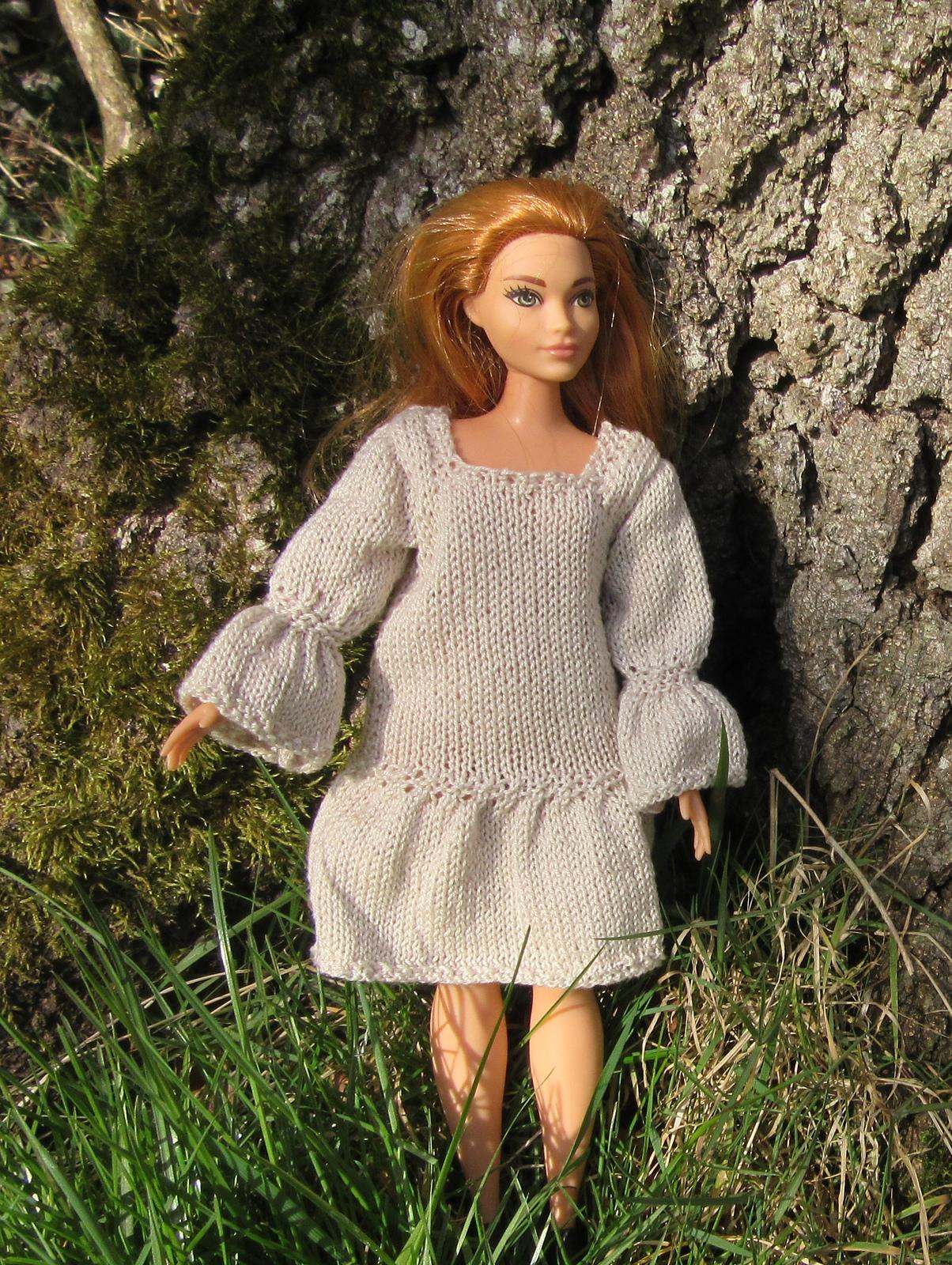 1:6th scale Sioned dresses