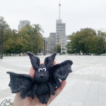Mini cute Bat knitting flat