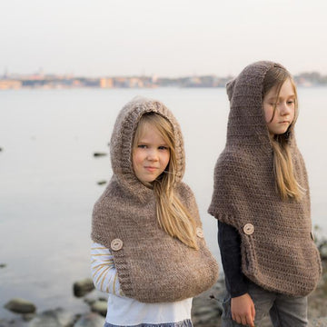 Bri hooded cowl