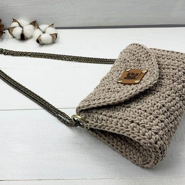 Four season crochet purse