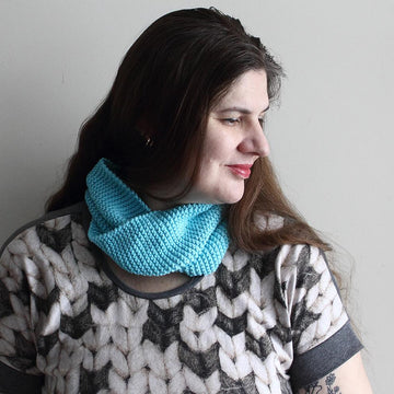 Dove Twist Cowl