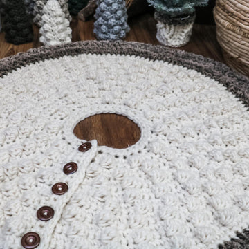Buttons & Bobbles Tree Skirt