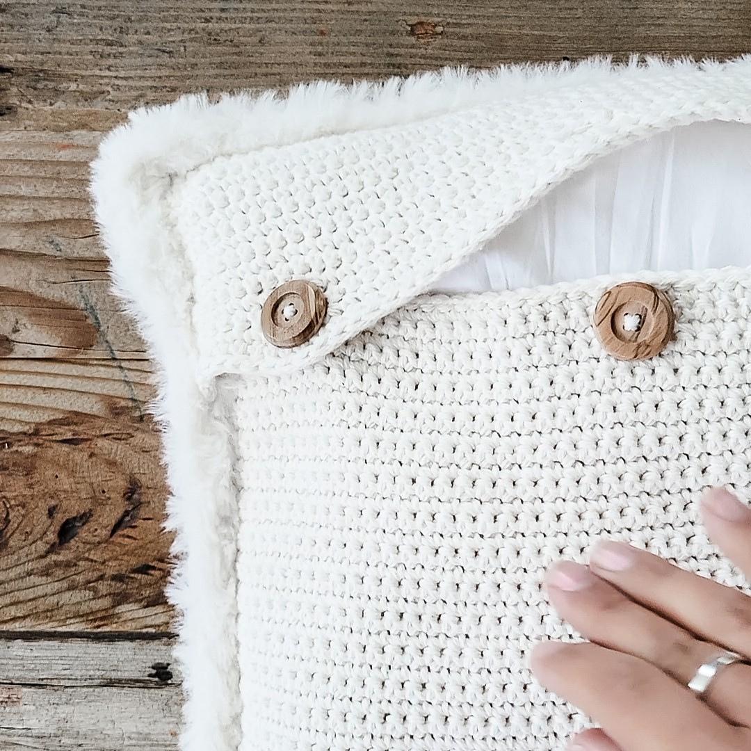 Nordic Snowflake Pillow Cover